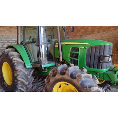 John Deere 6110J