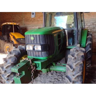 John Deere 6110J