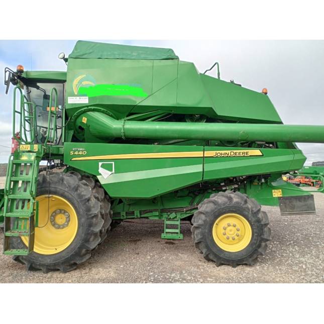 Colheitadeira John Deere S440 - Duas plataformas