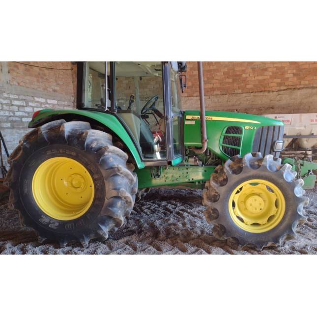 John Deere 6110J